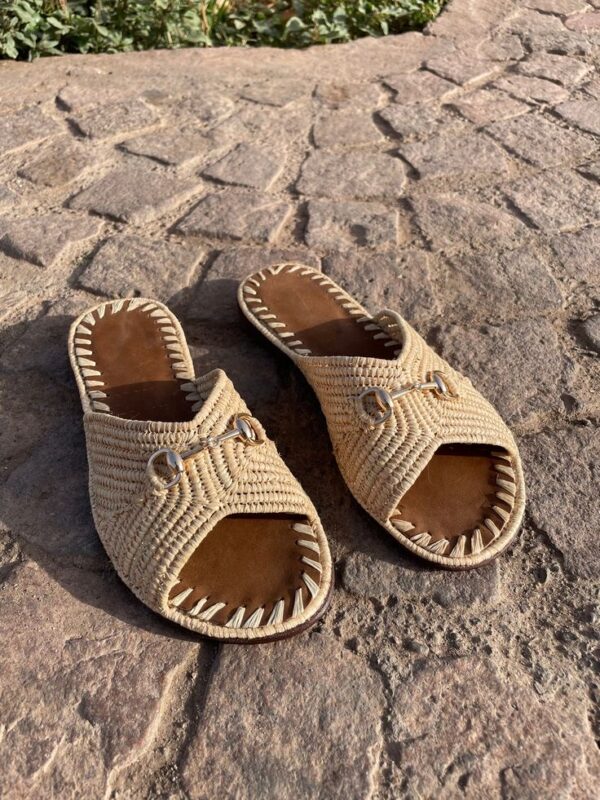 Sandale Ben Ali en raphia pour femme – Essaouira, Maroc